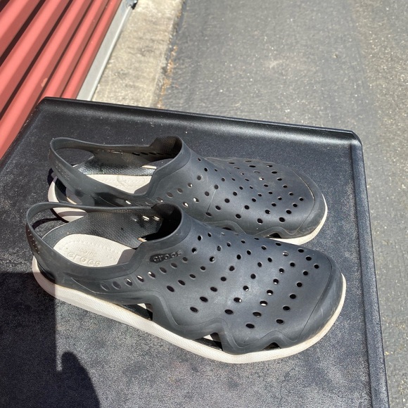 Crocs Men's Swiftwater Wave Graphite / Black Ankle-High Rubber Slip-On Shoes - Picture 9 of 13